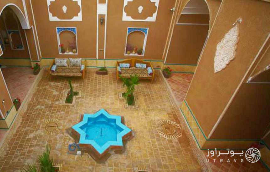 اقامتگاه بومگردی نگار ورزنه اصفهان